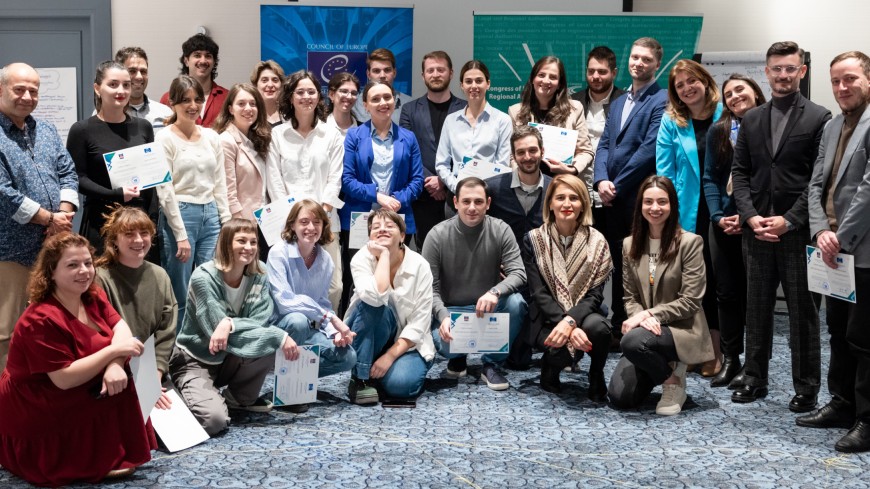 Le Congrès crée un groupe d'éducateurs de jeunes sur la démocratie locale et les droits humains en Géorgie